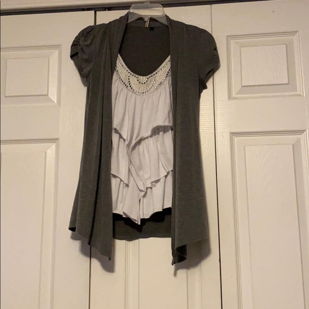 gray & white ruffled blouse